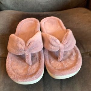 Vionic ladies house shoes